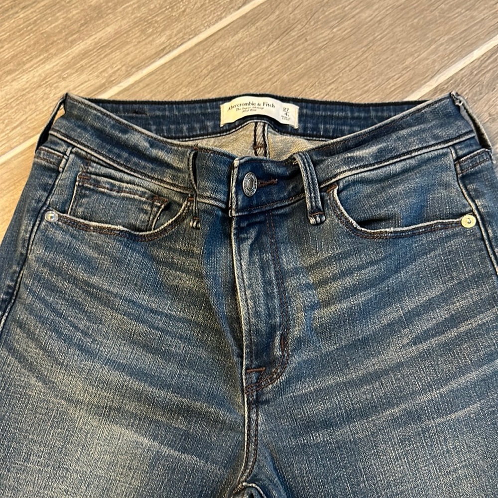 Abercrombie the super skinny mid rise 27 4r